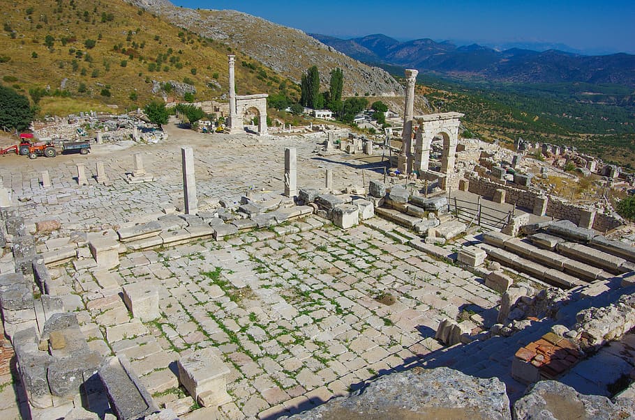 Pella